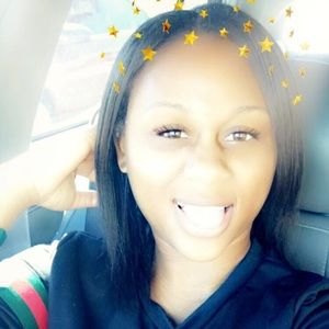 Meet your Posher, Candice